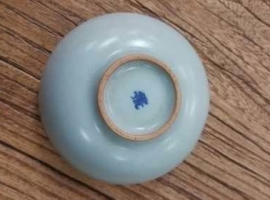 问鼎汝瓷早期鼎字款平口杯